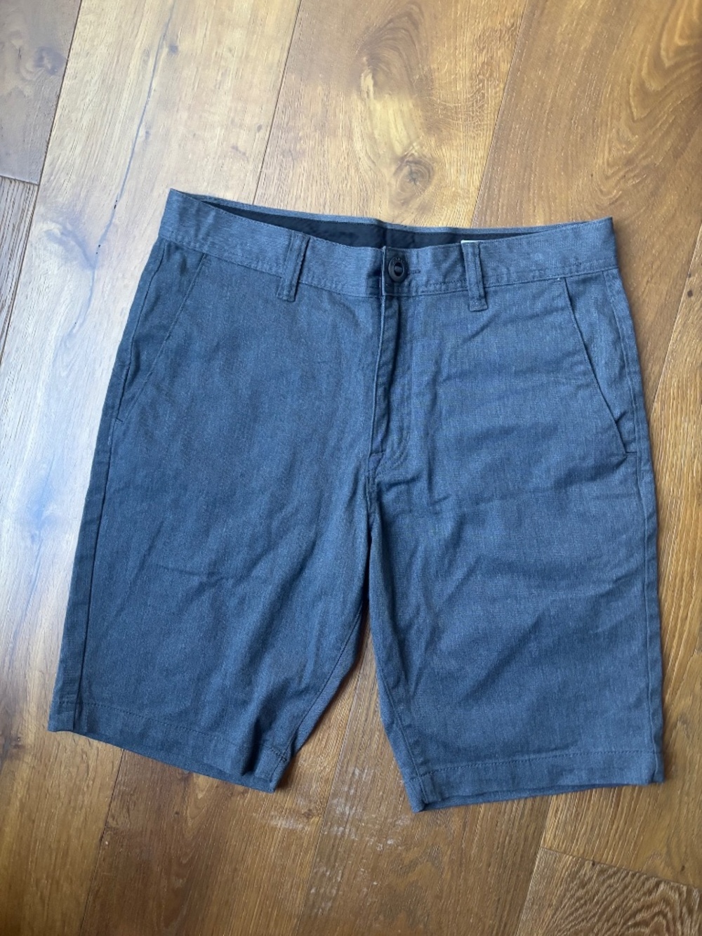 Volcom True To This Classic Flat Front Shorts Charcoal Gray Size 32 Casual Chino